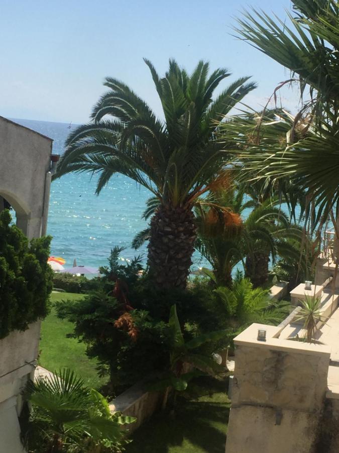 Frenki Apartment By The Sea Siviri Bagian luar foto